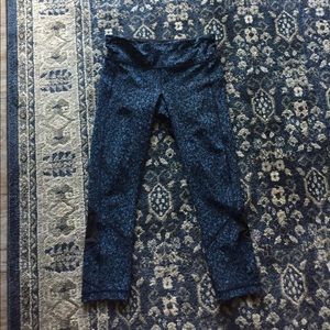 Lululemon crops. Like new!