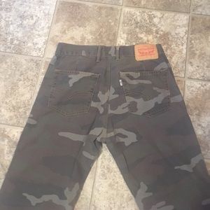 Levi’s: Camouflage Jeans ( 29X29 )