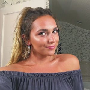 Meet your Posher, Jen