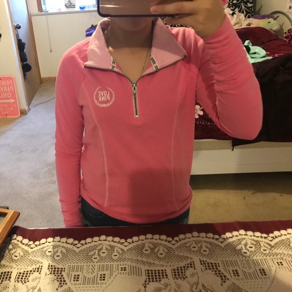 Pink VS pullover 🌸