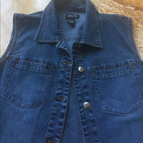 Chico's vented Jean vest...medium fade blue size 2 - Picture 2 of 8