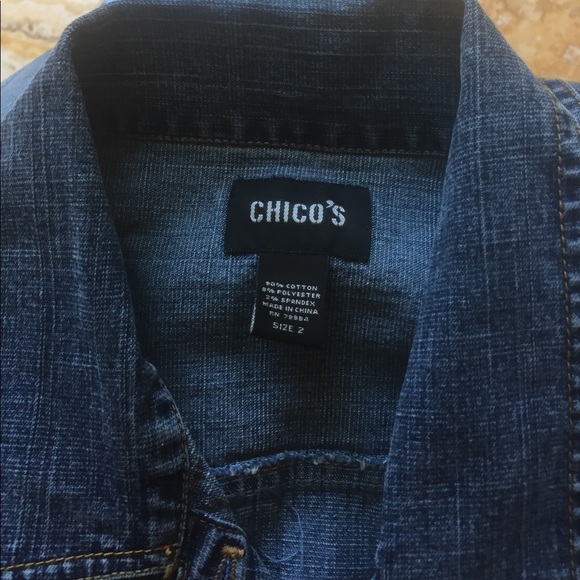 Chico's vented Jean vest...medium fade blue size 2 - Picture 4 of 8