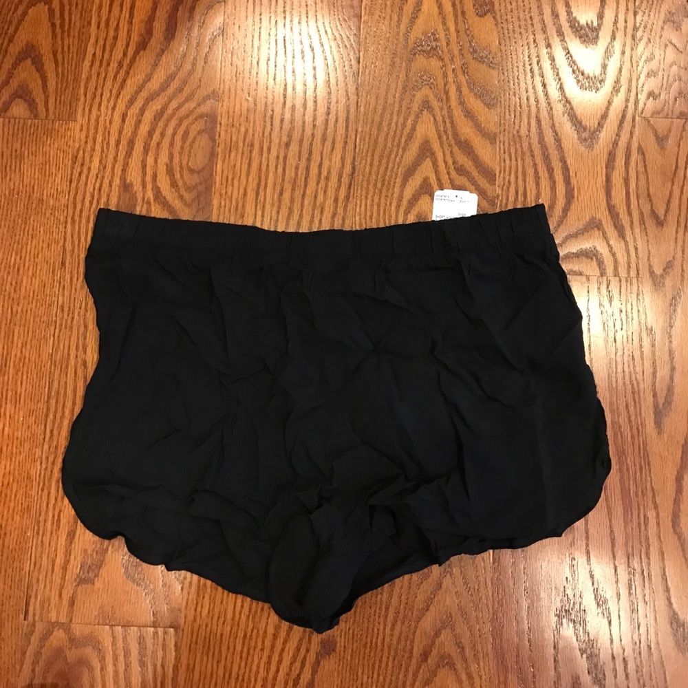 Thin black shorts