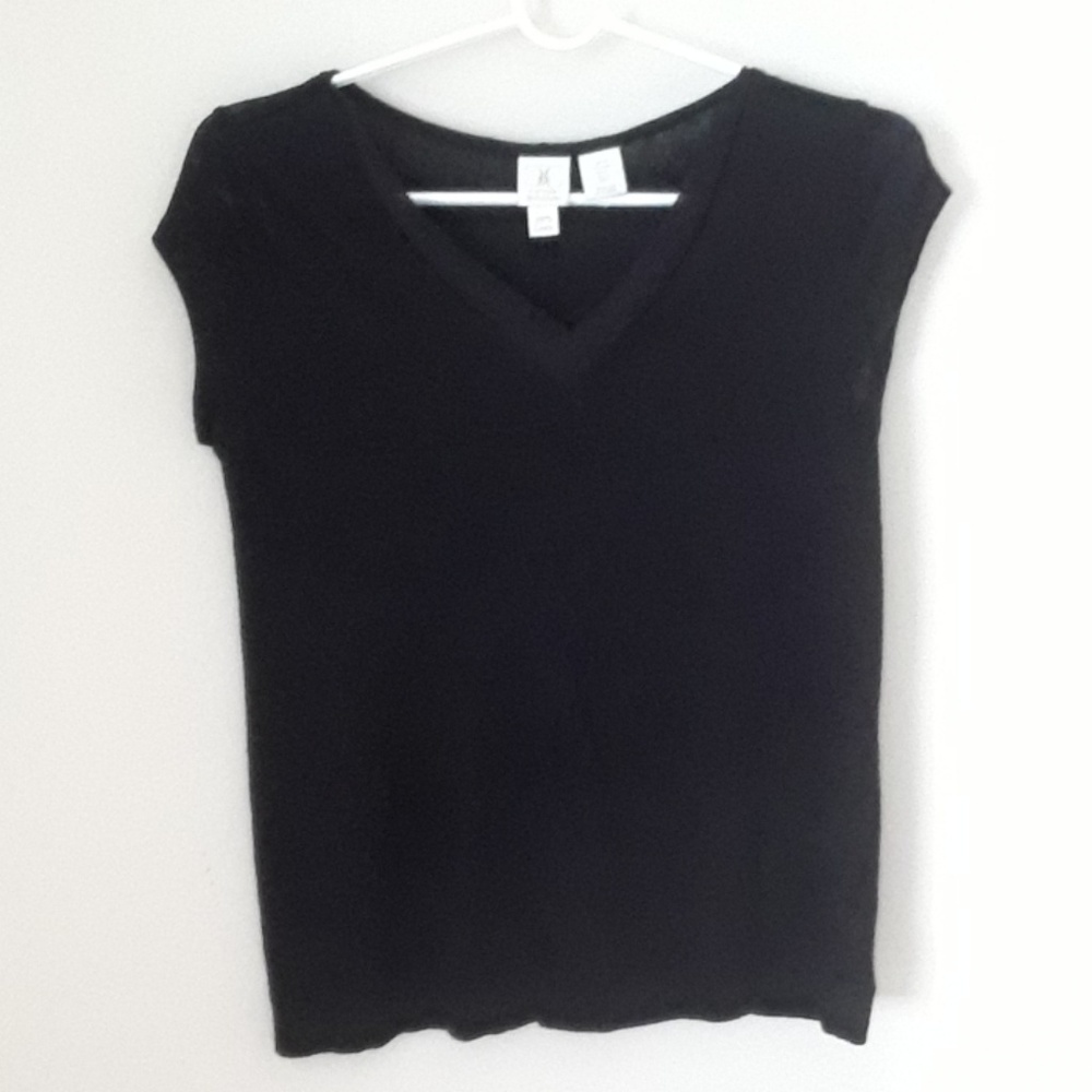 Classic linen black top
