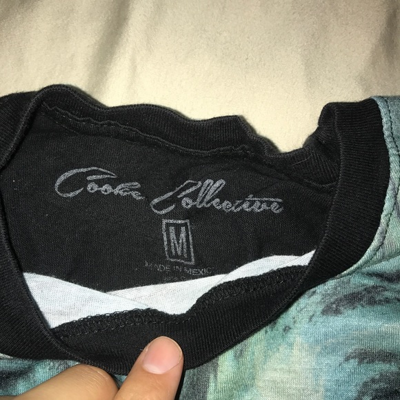 Urban outfitters tee shirt - Picture 2 of 2