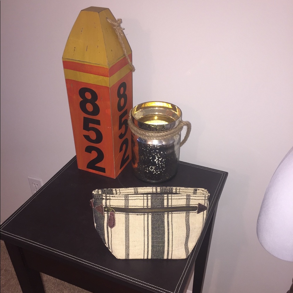 Makeup bag