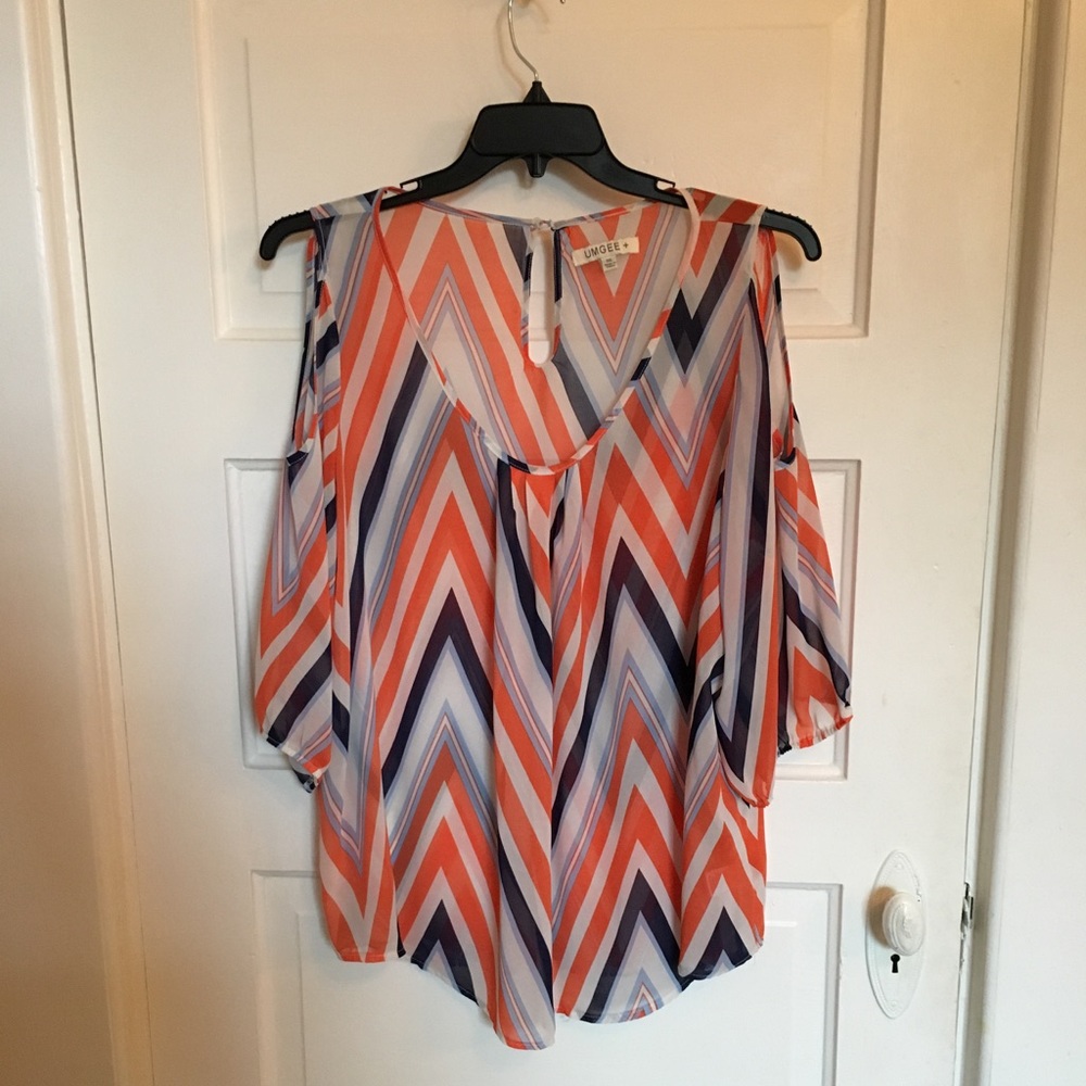 Umgee top with shoulder cut out