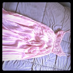 Adorable maxi dress!!