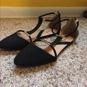 Pointed toe sandals