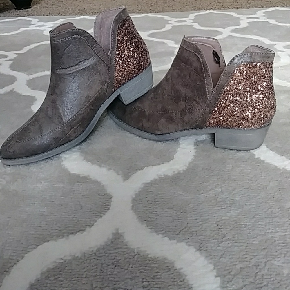 Justice ankle glitter back boots