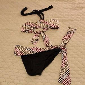 Bikini in Purple/Black/White - S Top / M Bottom