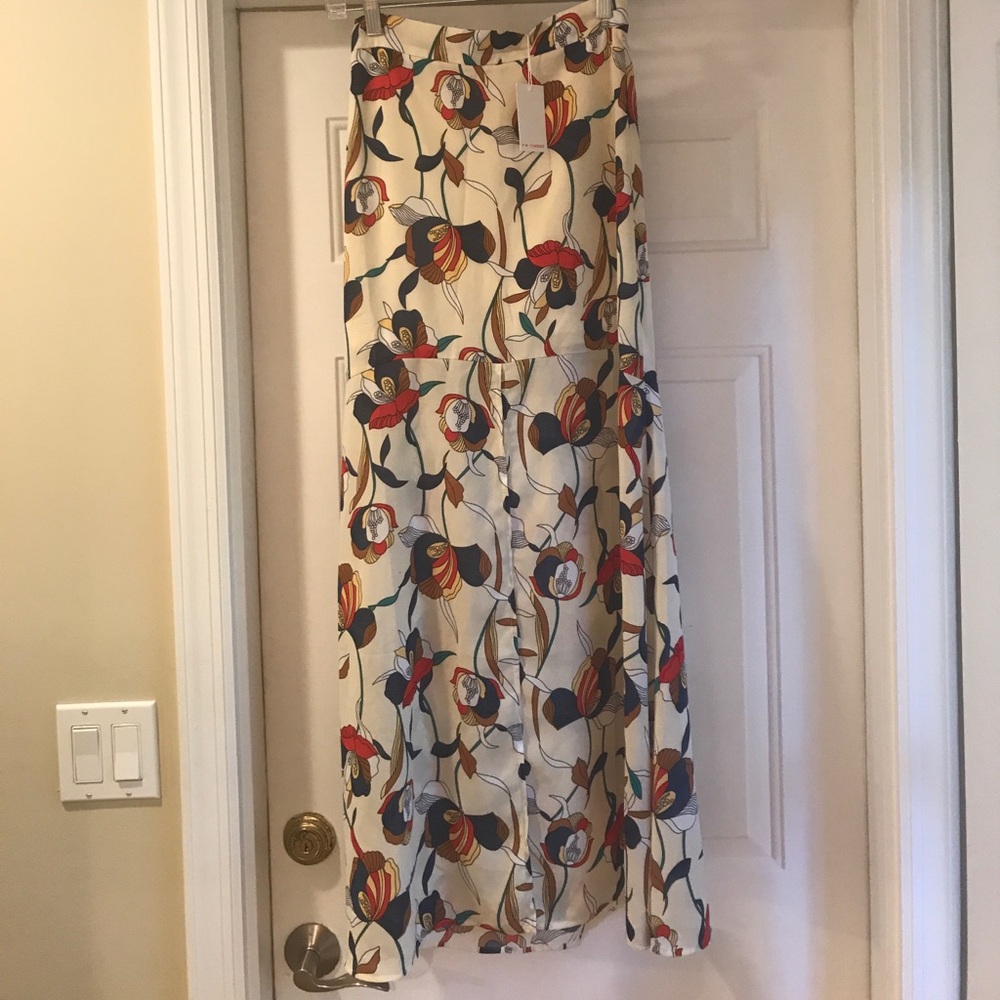 NWT Floral Maxi Skirt🌼🌷