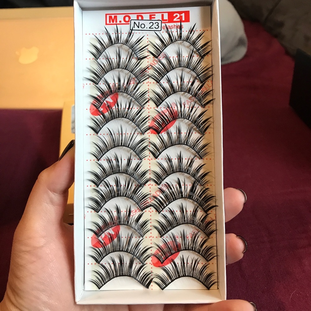 False lashes