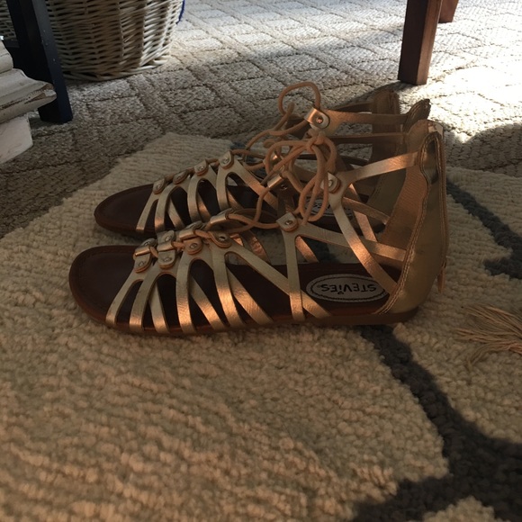 Stevie's gold gladiator sandals sold - Picture 2 of 4
