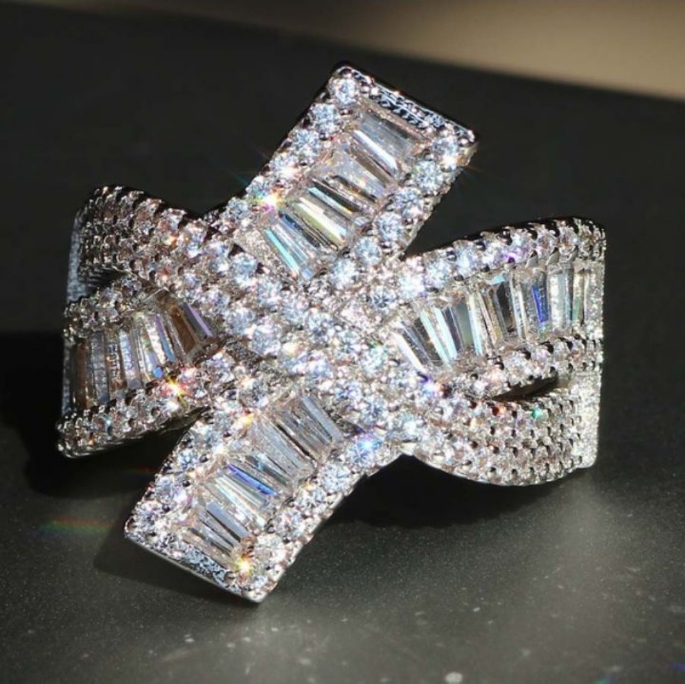 Luxury Sterling silver 925 ring size 8