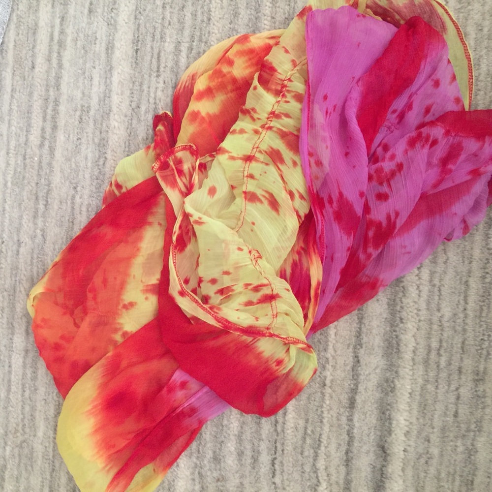 Orange/yellow/red scarf !💕