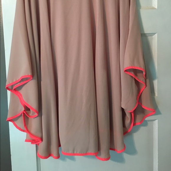 Alice and Trixie Batwing tan blouse w/ Neon Coral - Picture 5 of 6