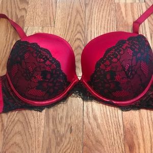 Red and Black Lace Cacique Bra 40B