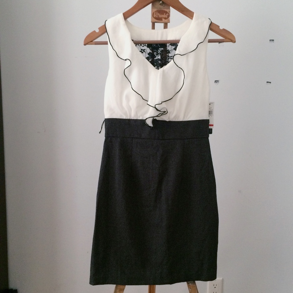 BCX Ruffle V-neck Dress with Empire Waist sz 1