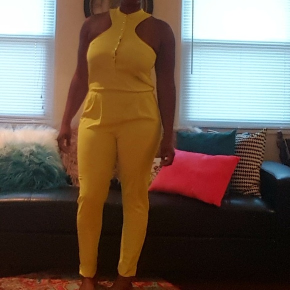 閭ORDER TODAY閭 Yellow Button Down Jumpsuit - Picture 2 of 4