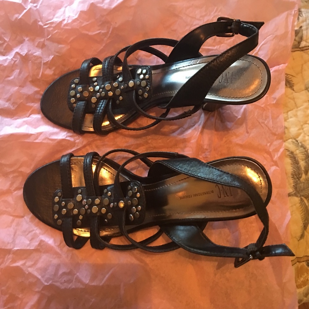 Black heels!🌸 - Picture 2 of 4