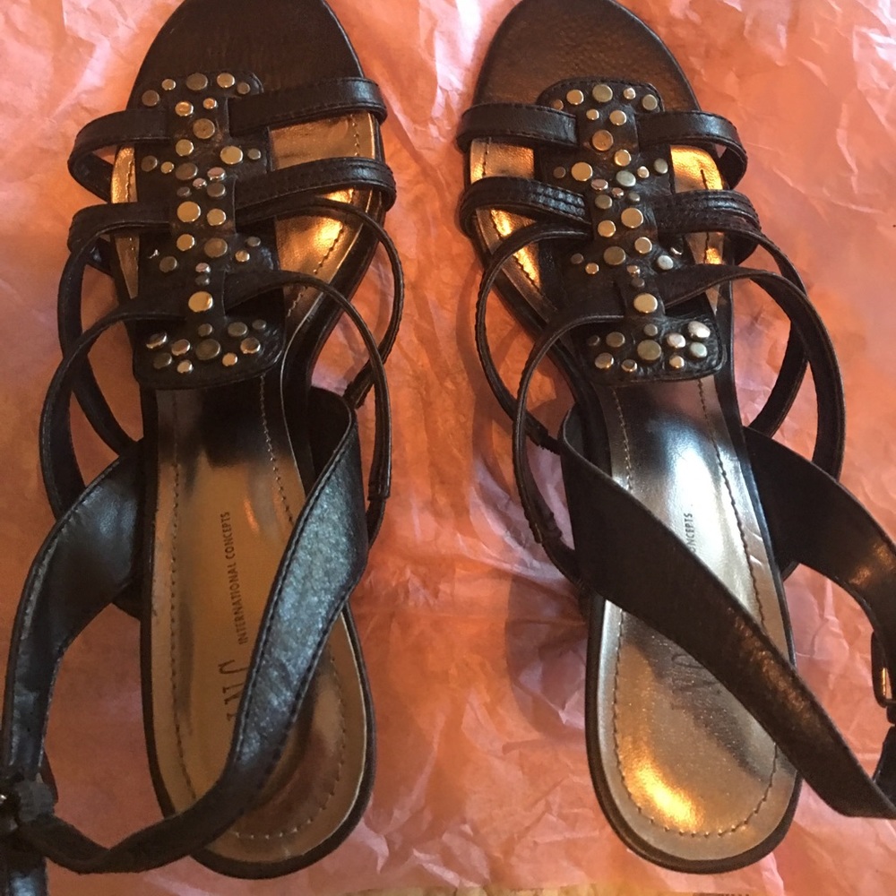 Black heels!🌸 - Picture 3 of 4
