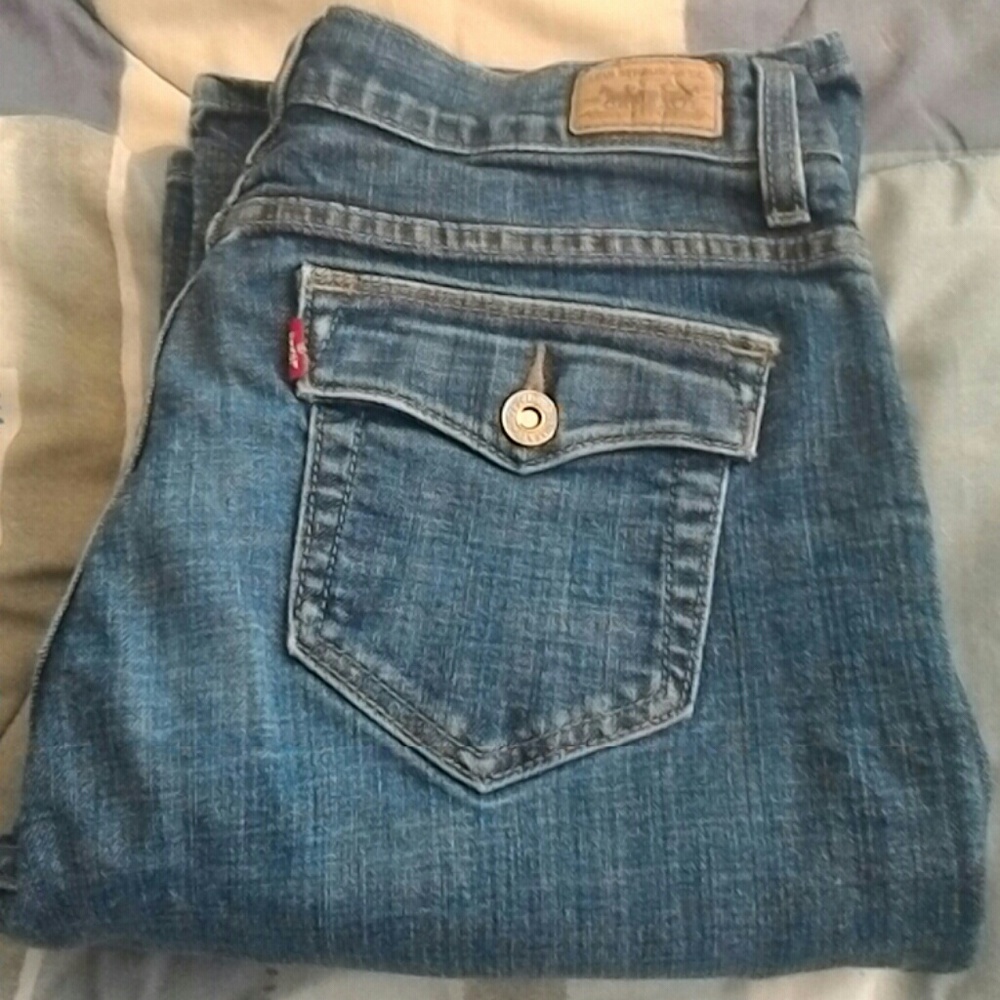 Levi's Perfectly slimming Boot Cut 512 Jeans