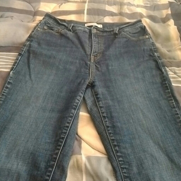 Levi's Perfectly slimming Boot Cut 512 Jeans - Picture 3 of 6