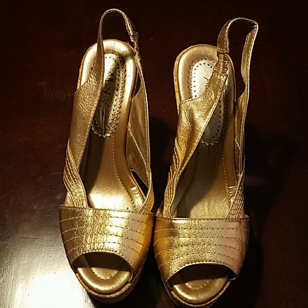 Gold wedges