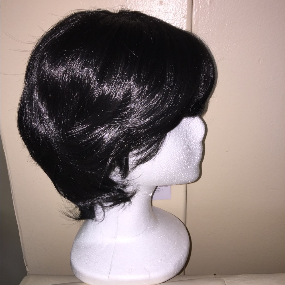 Wig - Picture 2 of 3