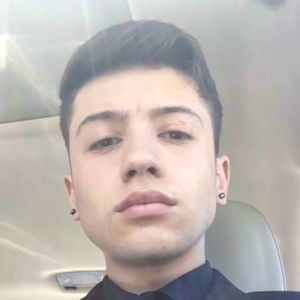 Meet your Posher, Roberto