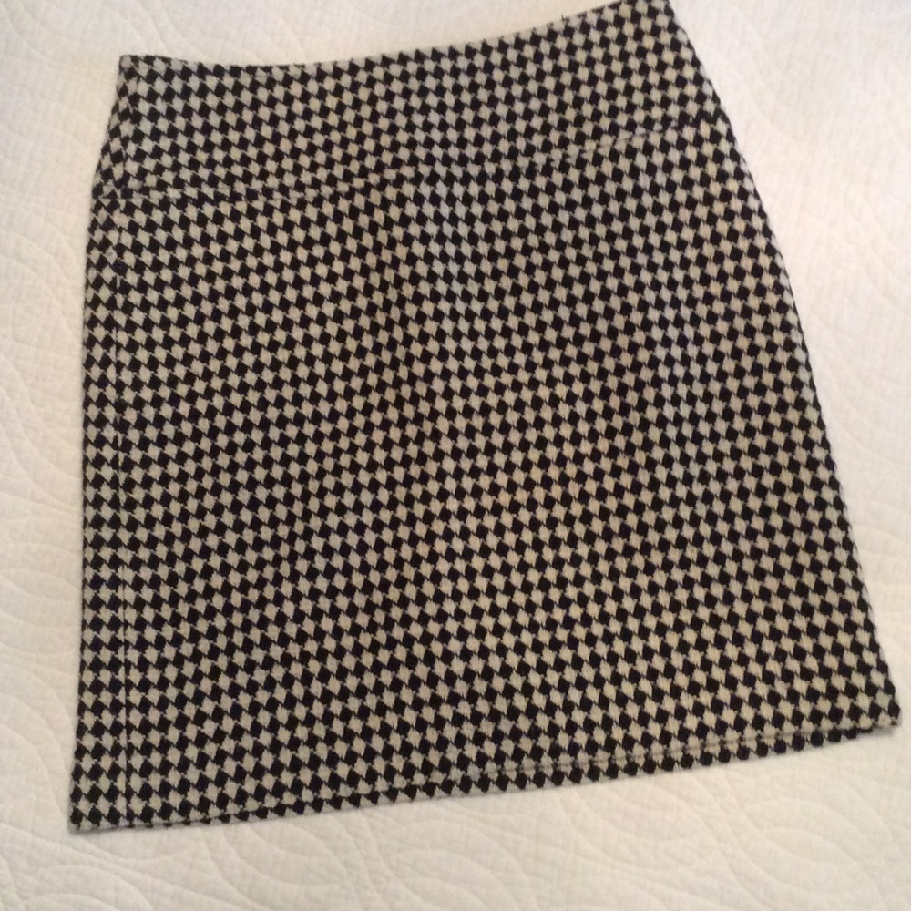 Black and Cream Houndstooth Skirt