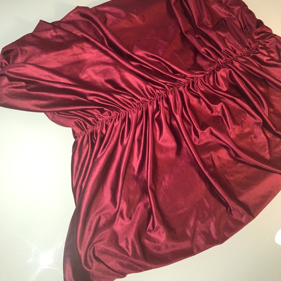 Dresses & Skirts - burgundy body con skirt