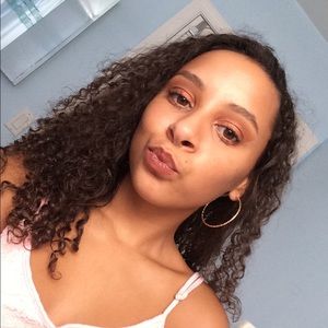 Meet your Posher, Madelyn