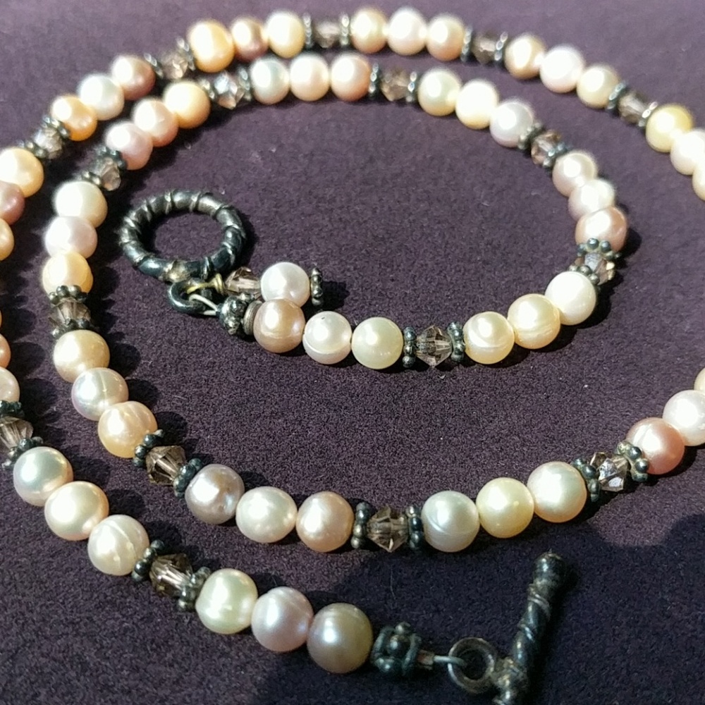 Pink pearl necklace