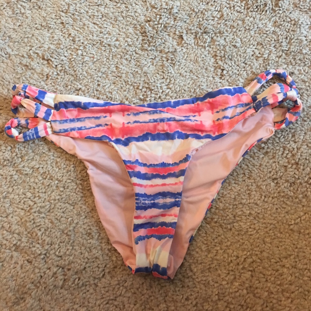 Never worn ROXY bikini bottoms