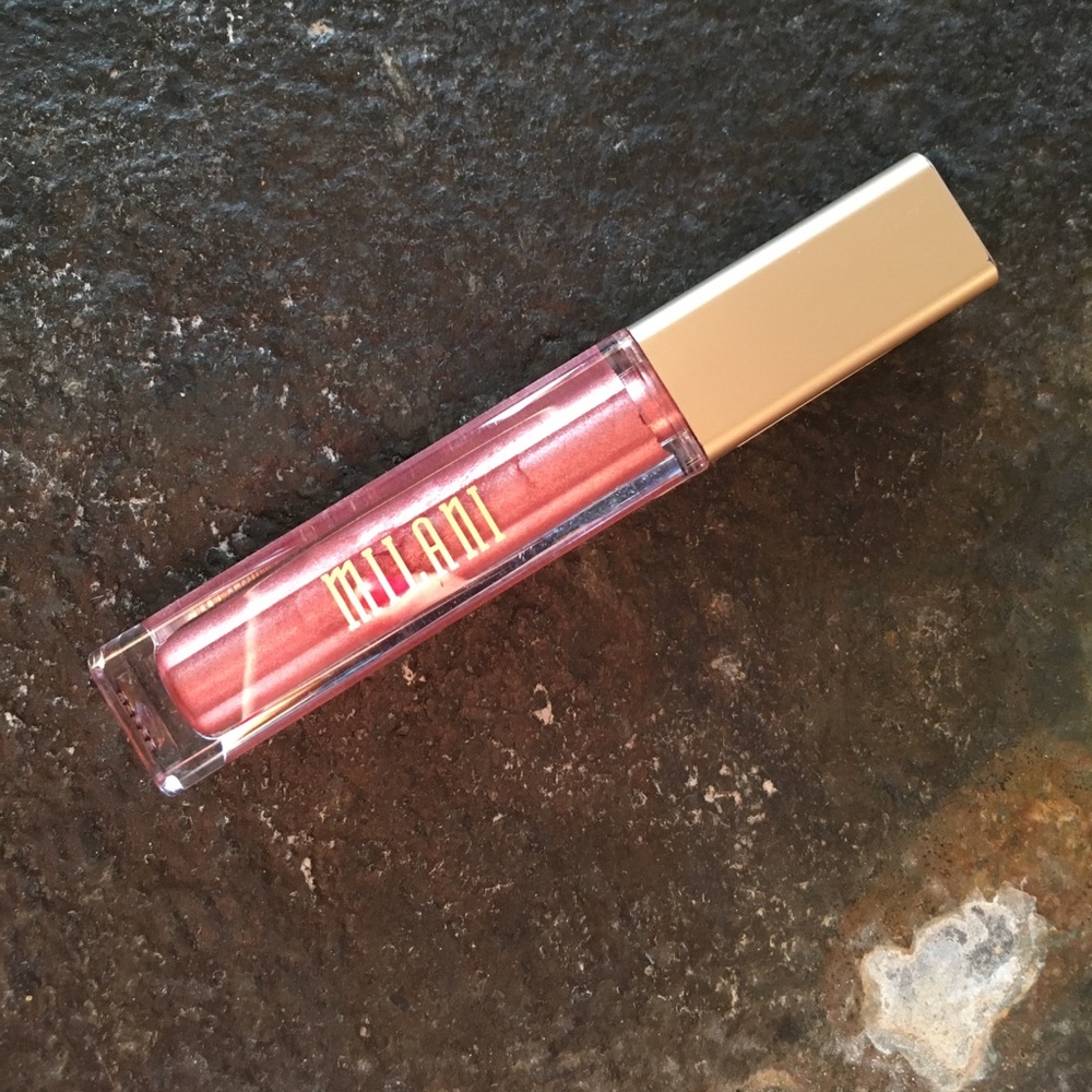 Liquid metallic lipstick