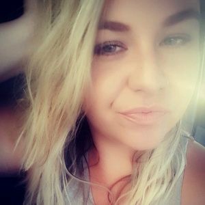 Meet your Posher, Caity