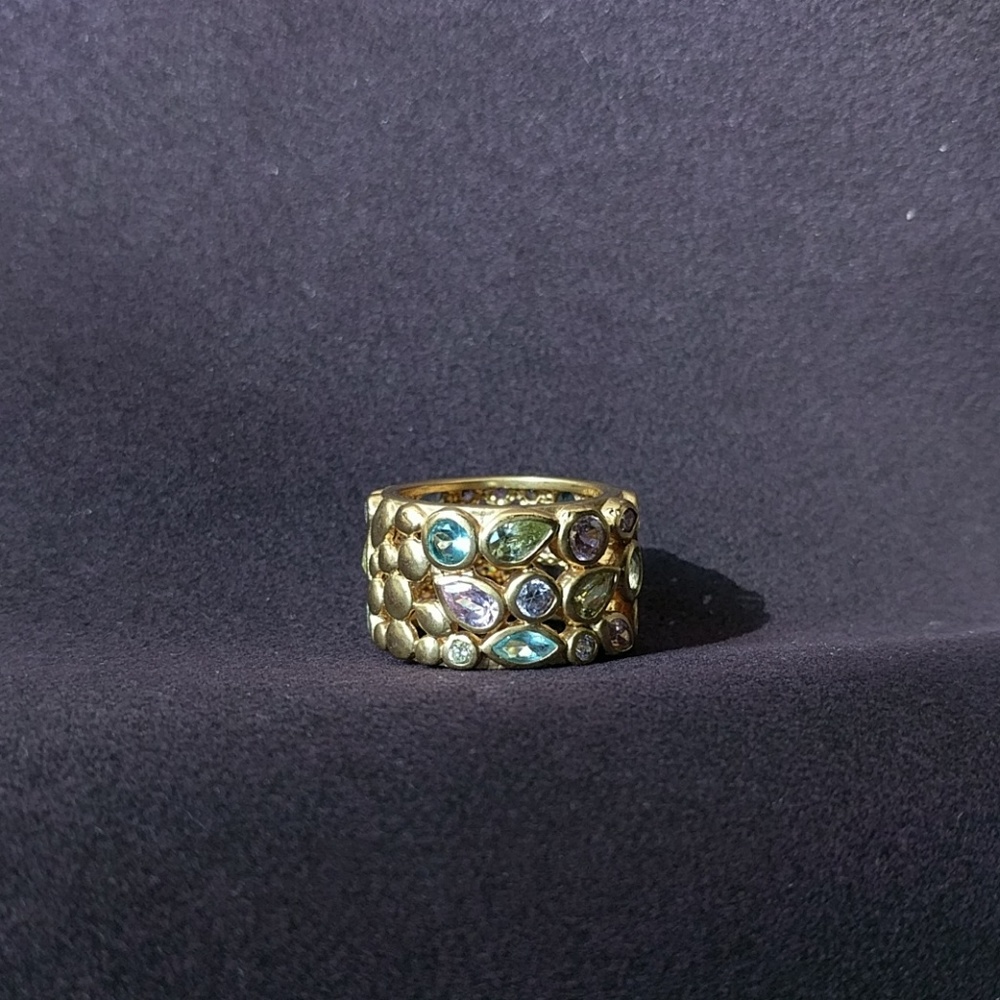 Exceptionally beautiful ring
