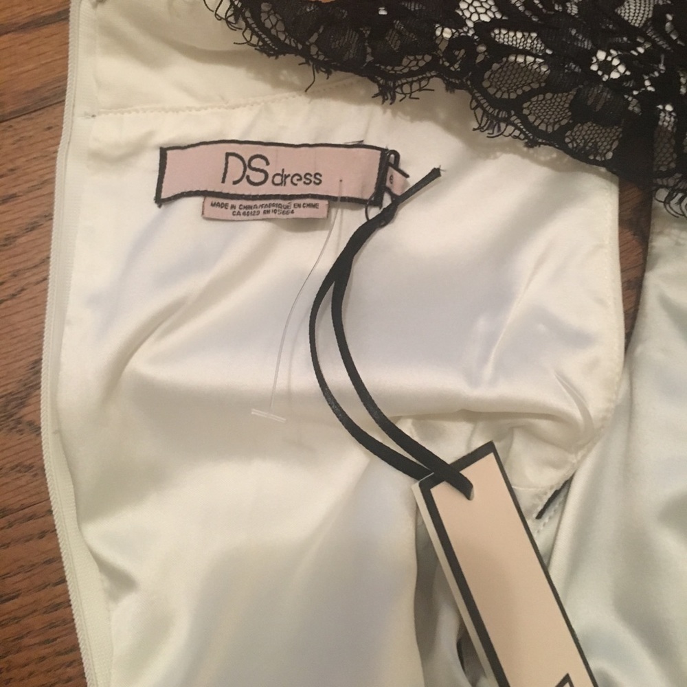 NWT flattering ivory and black sleeveless dress - Picture 9 of 9