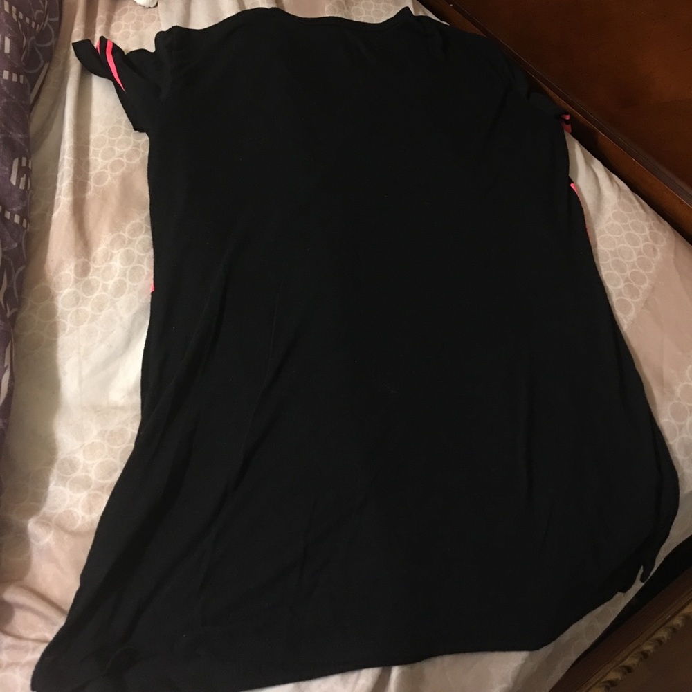 Basic tee - Picture 2 of 2