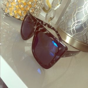 Quay sunglasses blue mirror brand new
