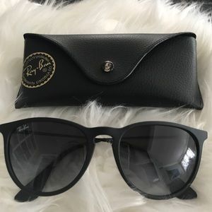 Ray ban classic matte black Erika sunglasses