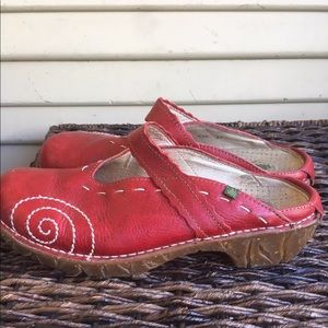 Beautiful Red El Natura Lista Leather Clogs