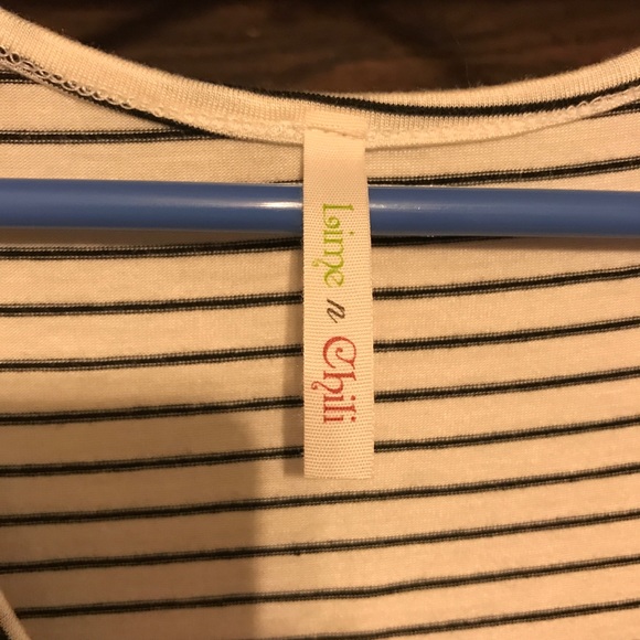 Open Shoulder/Cold Shoulder Striped V-neck Top - Picture 4 of 4