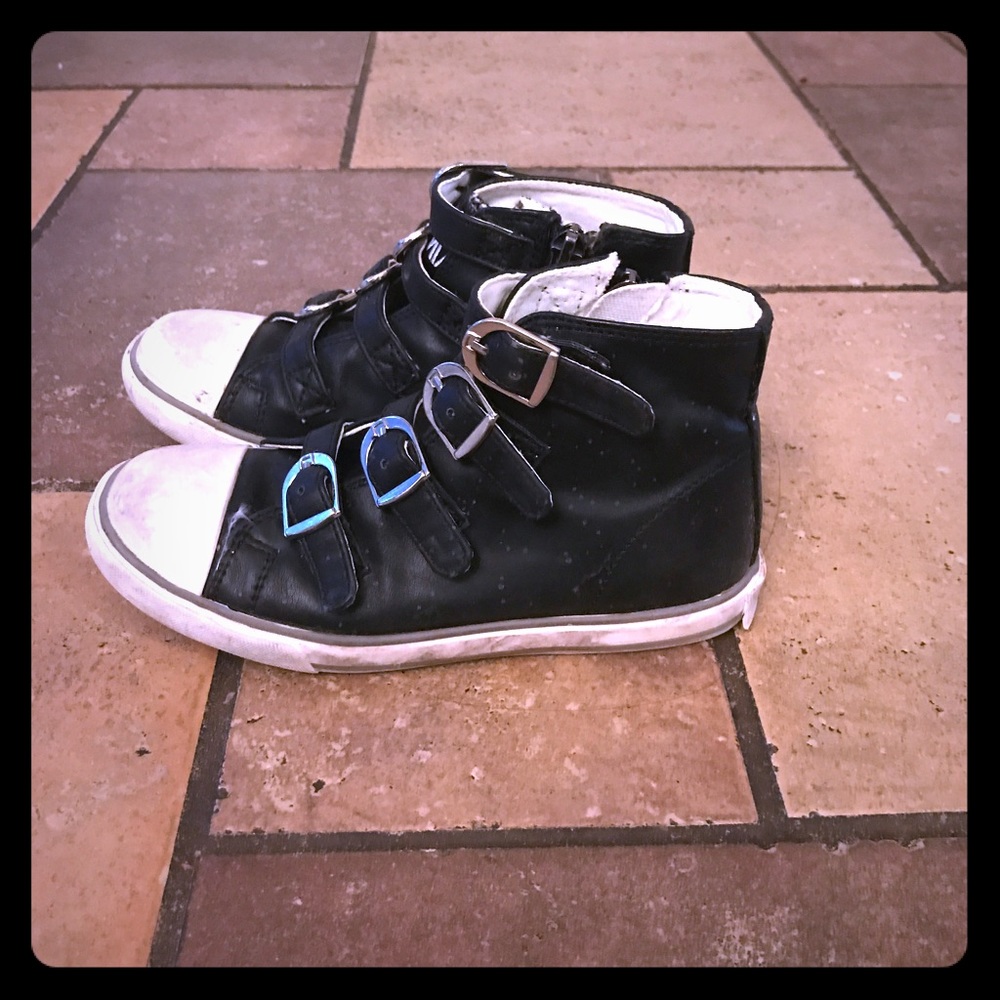 Kids Amiana leather high tops size 12