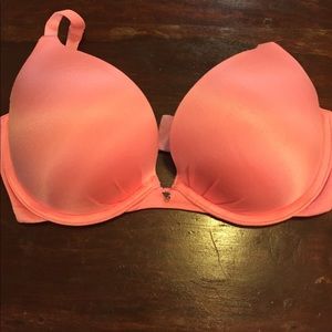 Victoria's Secret 32DD push up bra