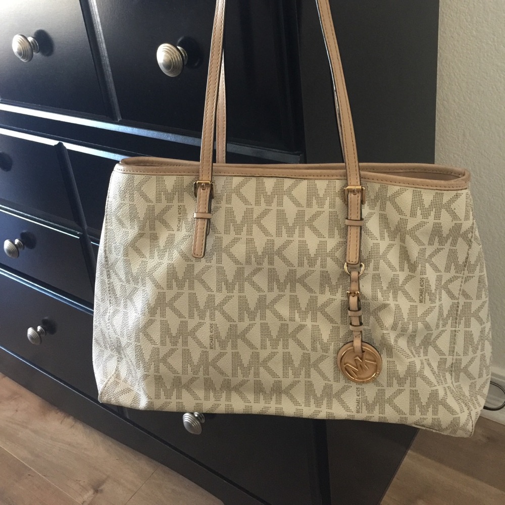 Micheal Kors bag
