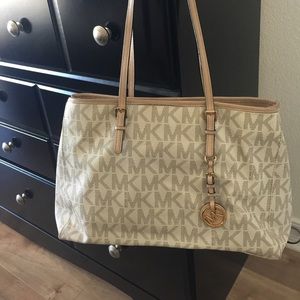 Micheal Kors bag