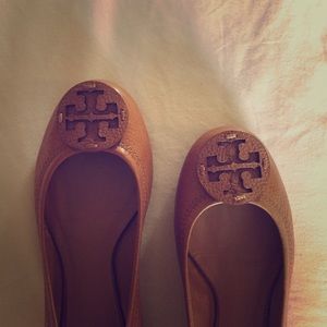 Tory Burch Reva Flat in Tan